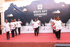 white-gift-ceremony-38