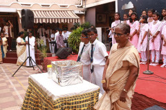 white-gift-ceremony-40