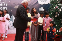 white-gift-ceremony-42